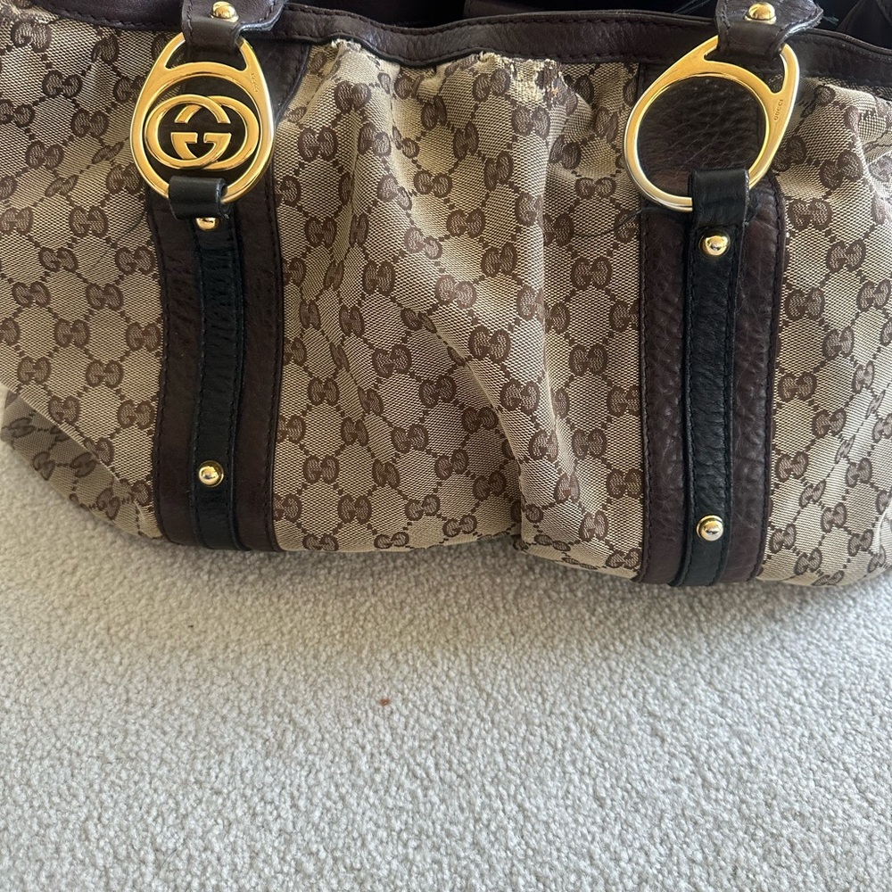 authentic Gucci hand bag - Picture 2 of 8